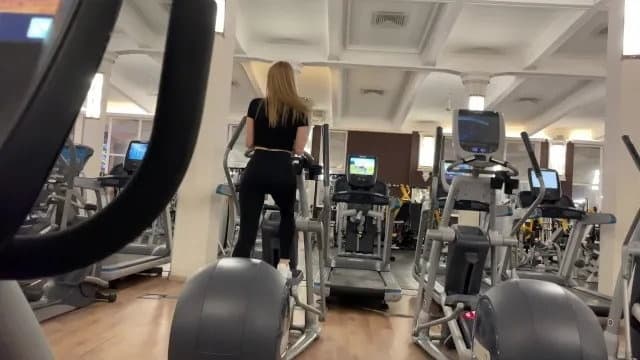 Quick Fuck in the Gym. Risky Public Sex with California Babe